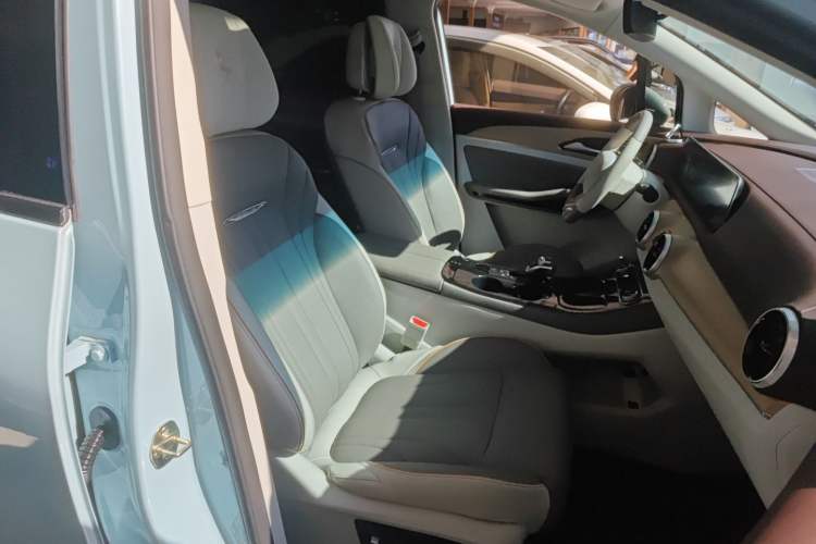 Used FORTHING Yacht 2022 1.5T DCT Chasing-the-Waves Edition Right Front Seat