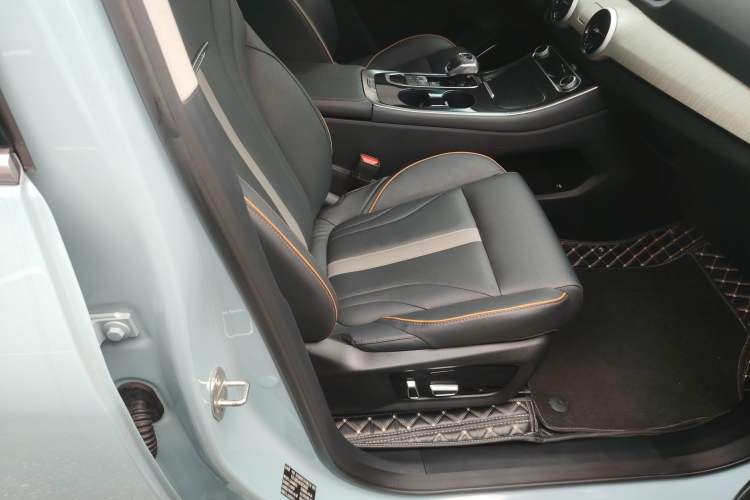 Used FORTHING Yacht 2022 1.5T DCT Chasing-the-Waves Edition Right Front Seat