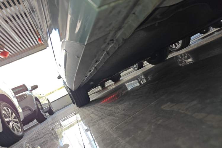 Used FORTHING Yacht 2022 1.5T DCT Chasing-the-Waves Edition Right Side Sill