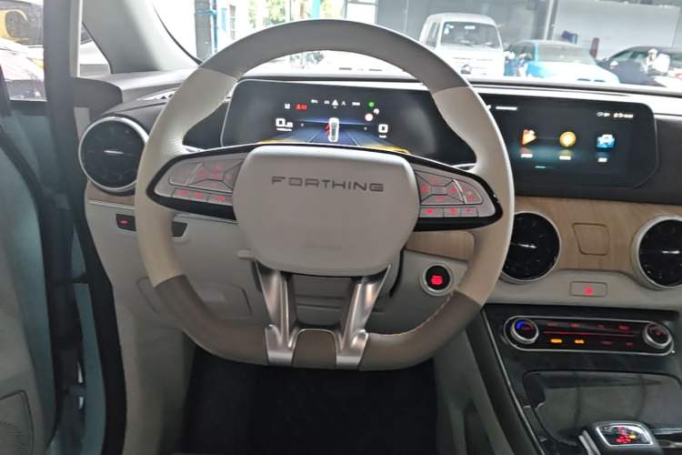 Used FORTHING Yacht 2022 1.5T DCT Chasing-the-Waves Edition Steering Wheel