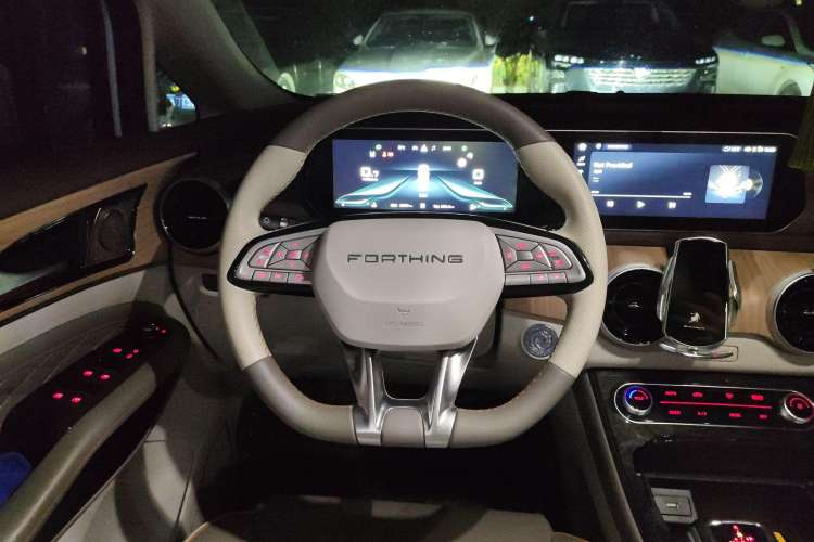 Used FORTHING Yacht 2022 1.5T DCT Chasing Wind Edition Steering Wheel