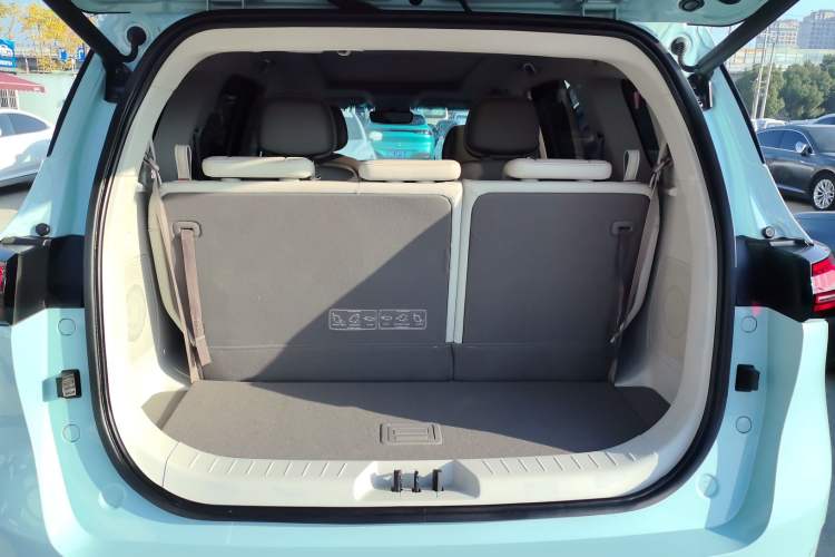 Used FORTHING Yacht 2022 1.5T DCT Chasing-the-Waves Edition Trunk