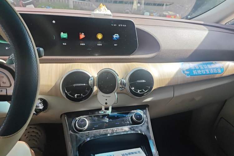 Used FORTHING Yacht 2022 1.5T DCT Chasing-the-Waves Edition Audio And AC Panel