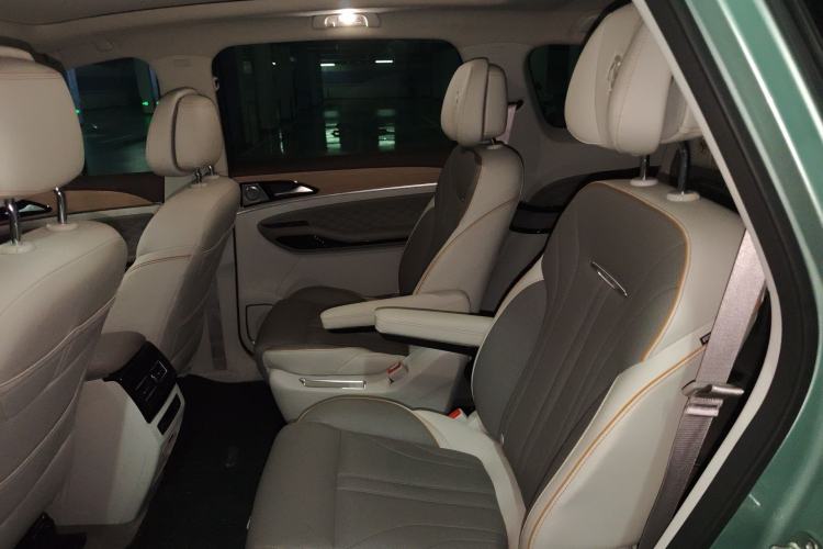 Used FORTHING Yacht 2022 1.5T DCT Chasing Wind Edition Left Rear Seat