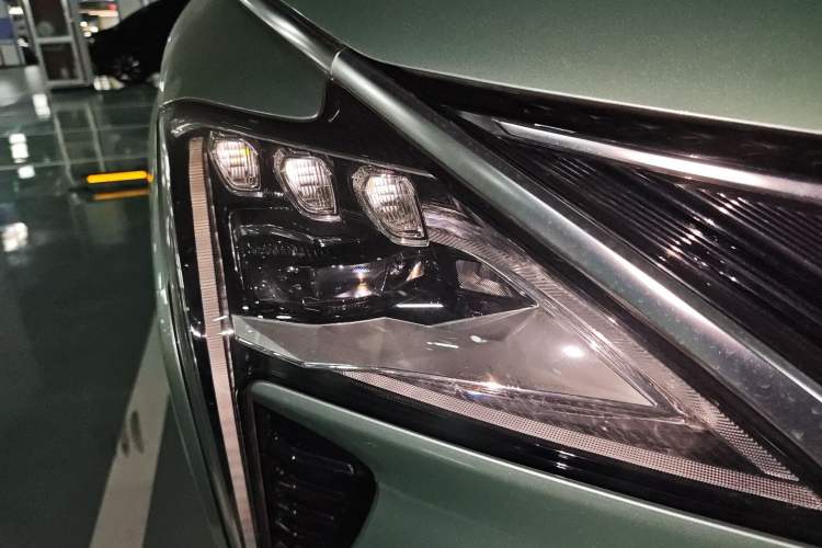 Used FORTHING Yacht 2022 1.5T DCT Chasing Wind Edition Right Front Headlight