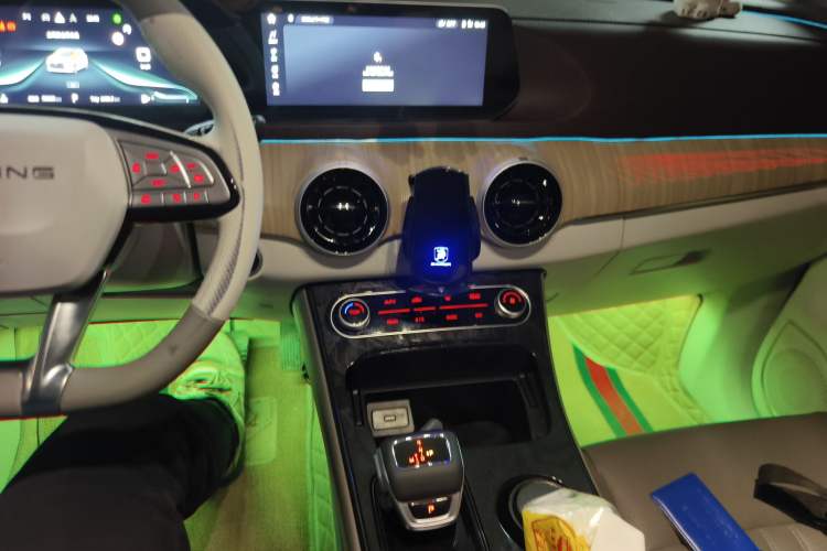 Used FORTHING Yacht 2022 1.5T DCT Chasing-the-Waves Edition Audio And AC Panel