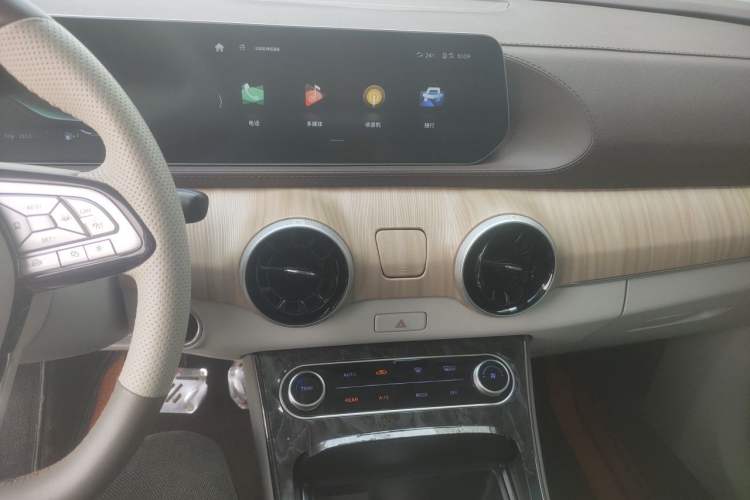 Used FORTHING Yacht 2022 1.5T DCT Lan Yue Edition Audio And AC Panel