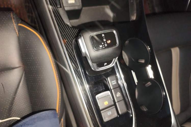 Used FORTHING Yacht 2022 1.5T DCT Yangfan Edition Gear Lever
