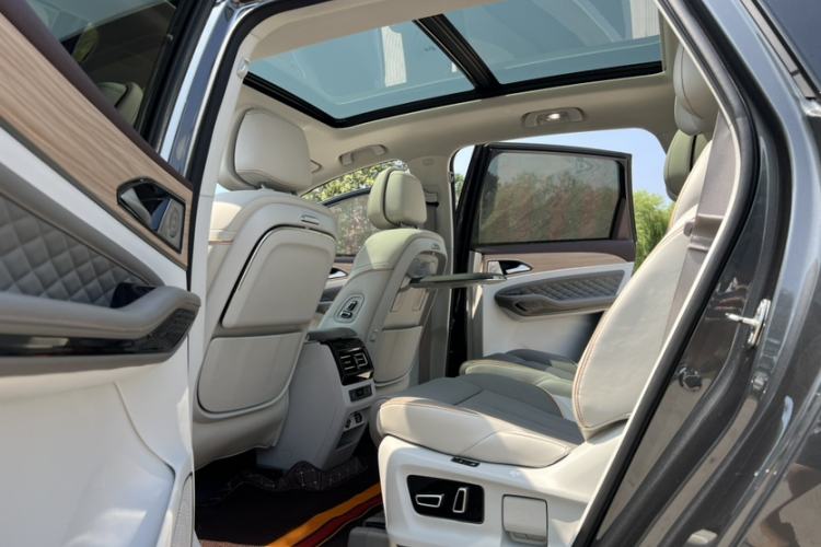 Used FORTHING Yacht 2022 1.5T DCT Chasing-the-Waves Edition Interior 1