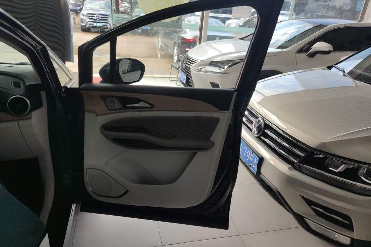 Used FORTHING Yacht 2022 1.5T DCT Chasing Wind Edition Interior 5