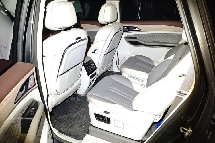 Used FORTHING Yacht 2022 1.5T DCT Chasing-the-Waves Edition Left Rear Seat