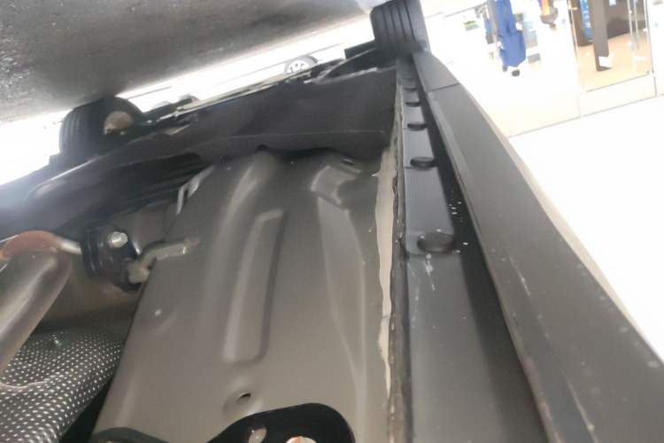 Used FORTHING Yacht 2022 1.5T DCT Chasing Wind Edition Left Side Sill