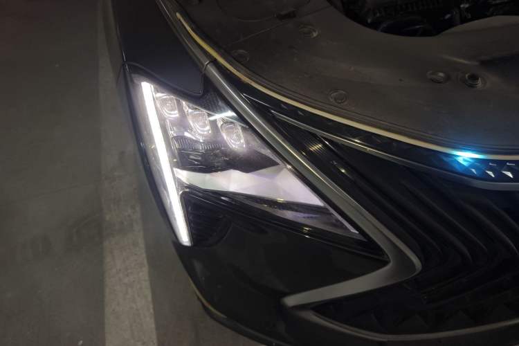 Used FORTHING Yacht 2022 1.5T DCT Chasing-the-Waves Edition Right Front Headlight