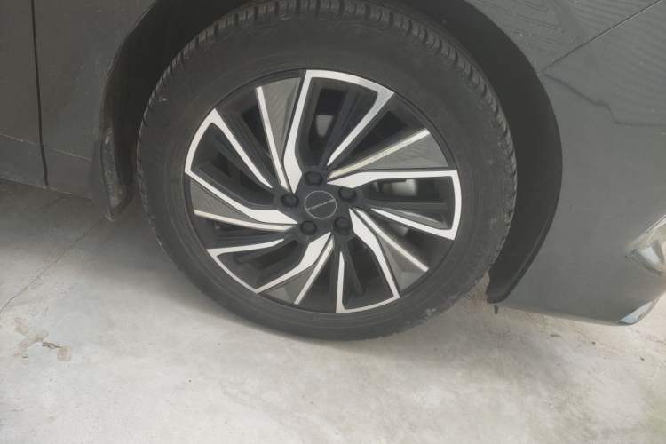 Used FORTHING Yacht 2022 1.5T DCT Lan Yue Edition Right Front Wheel Hub