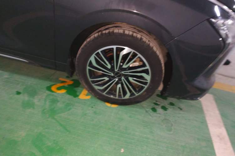 Used FORTHING Yacht 2022 1.5T DCT Yangfan Edition Right Front Wheel Hub