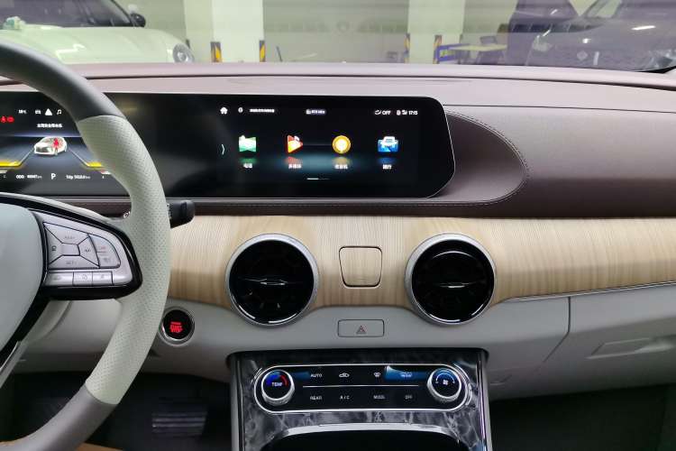 Used FORTHING Yacht 2022 1.5T DCT Chasing-the-Waves Edition Audio And AC Panel
