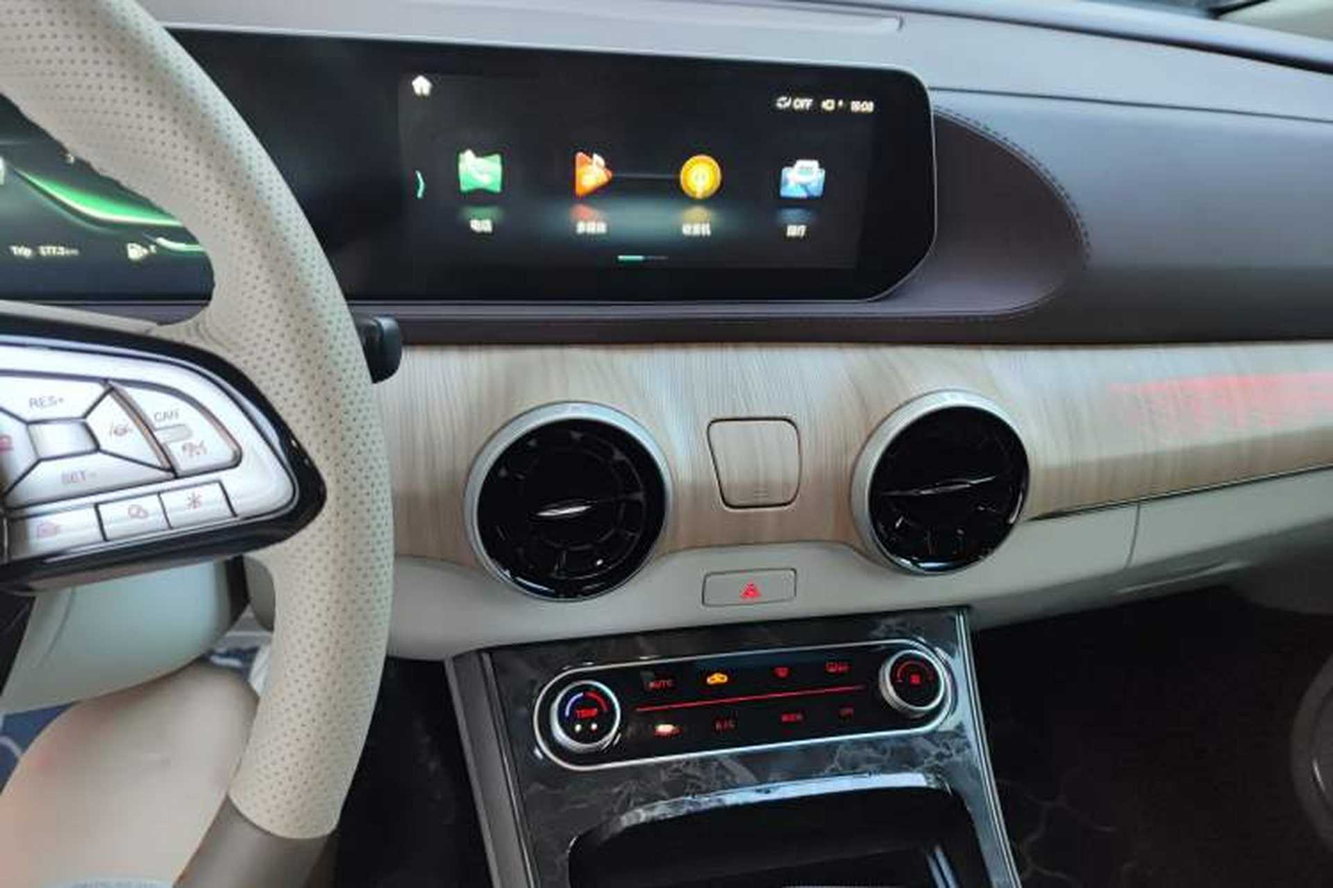 Used FORTHING Yacht 2022 1.5T DCT Chasing-the-Waves Edition Audio And AC Panel