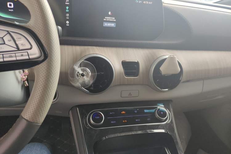 Used FORTHING Yacht 2022 1.5T DCT Lan Yue Edition Audio And AC Panel