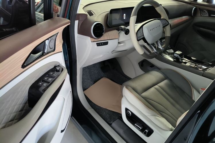 Used FORTHING Yacht 2022 1.5T DCT Chasing-the-Waves Edition Driver Seat