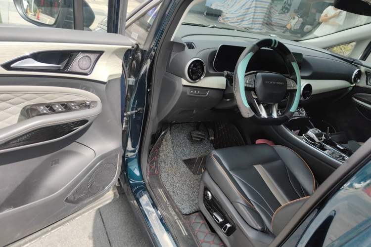 Used FORTHING Yacht 2022 1.5T DCT Chasing-the-Waves Edition Driver Seat