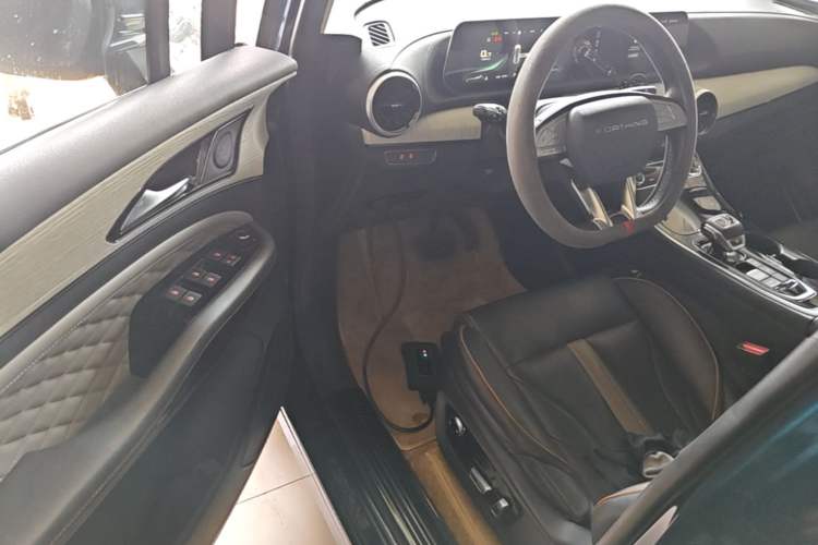Used FORTHING Yacht 2022 1.5T DCT Chasing Wind Edition Driver Seat