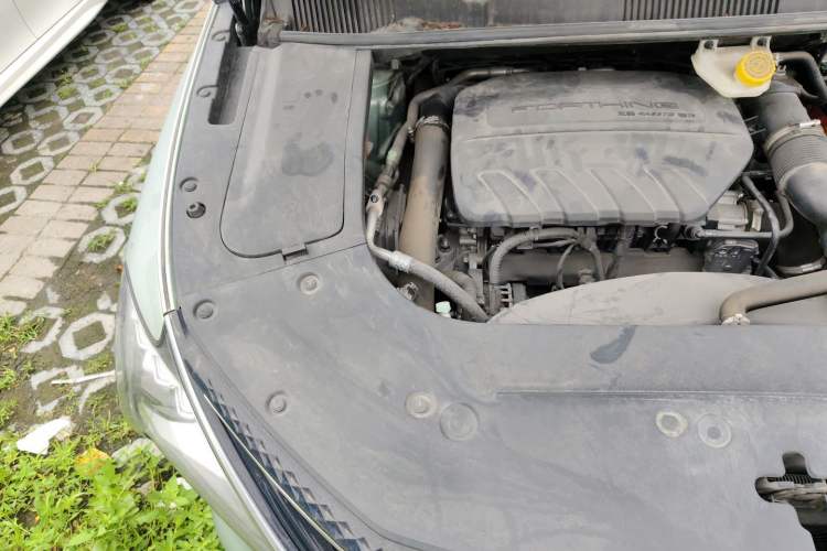 Used FORTHING Yacht 2022 1.5T DCT Chasing Wind Edition Engine Bay Right