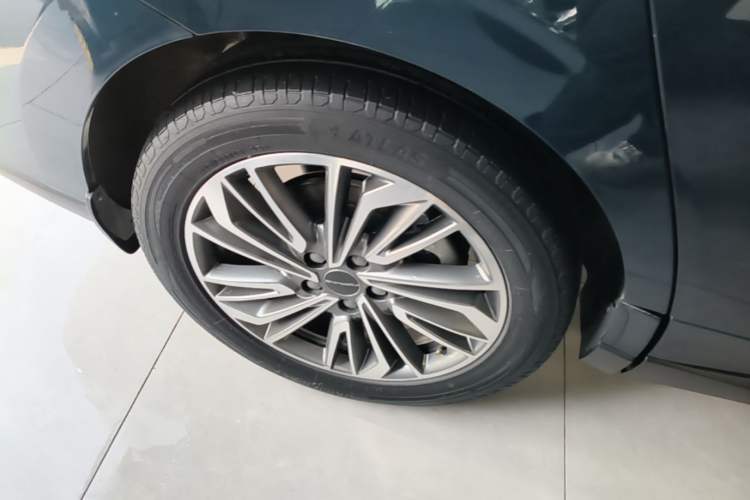 Used FORTHING Yacht 2022 1.5T DCT Chasing-the-Waves Edition Exterior 5