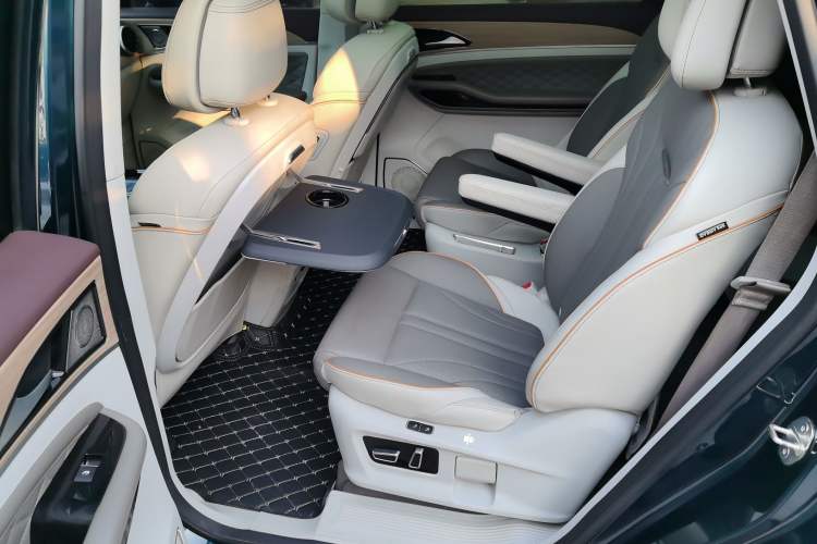 Used FORTHING Yacht 2022 1.5T DCT Chasing-the-Waves Edition Exterior 5