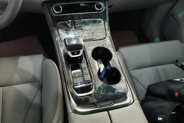 Used FORTHING Yacht 2022 1.5T DCT Chasing-the-Waves Edition Gear Lever
