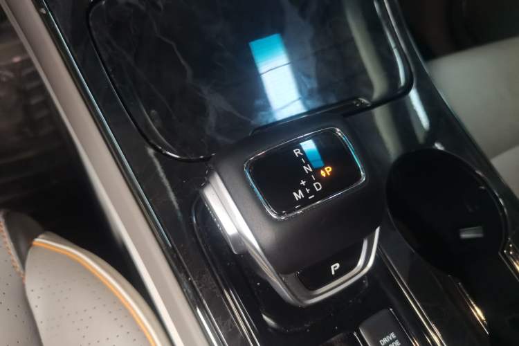 Used FORTHING Yacht 2022 1.5T DCT Lan Yue Edition Gear Lever