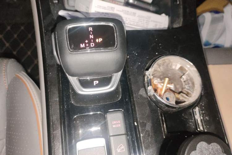 Used FORTHING Yacht 2022 1.5T DCT Lan Yue Edition Gear Lever