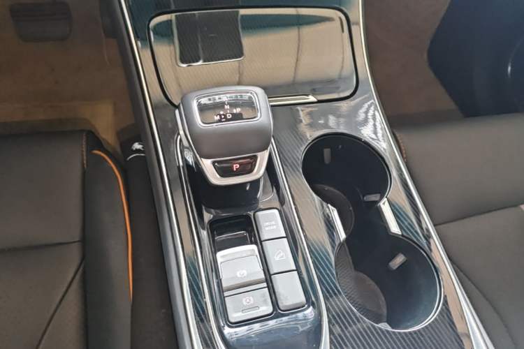 Used FORTHING Yacht 2022 1.5T DCT Chasing Wind Edition Gear Lever