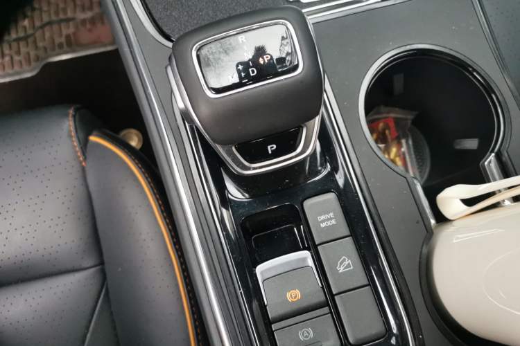 Used FORTHING Yacht 2022 1.5T DCT Yangfan Edition Gear Lever