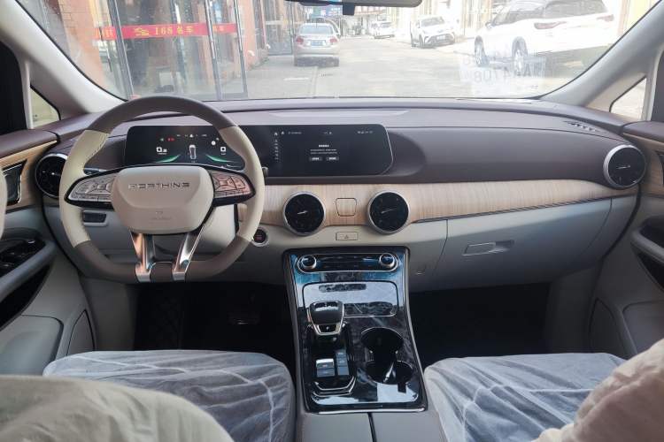 Used FORTHING Yacht 2022 1.5T DCT Chasing Wind Edition Interior 1