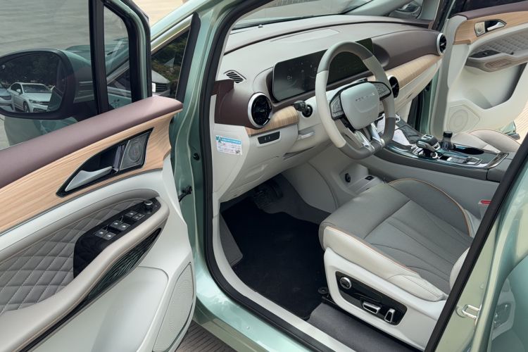 Used FORTHING Yacht 2022 1.5T DCT Chasing Wind Edition Interior 2