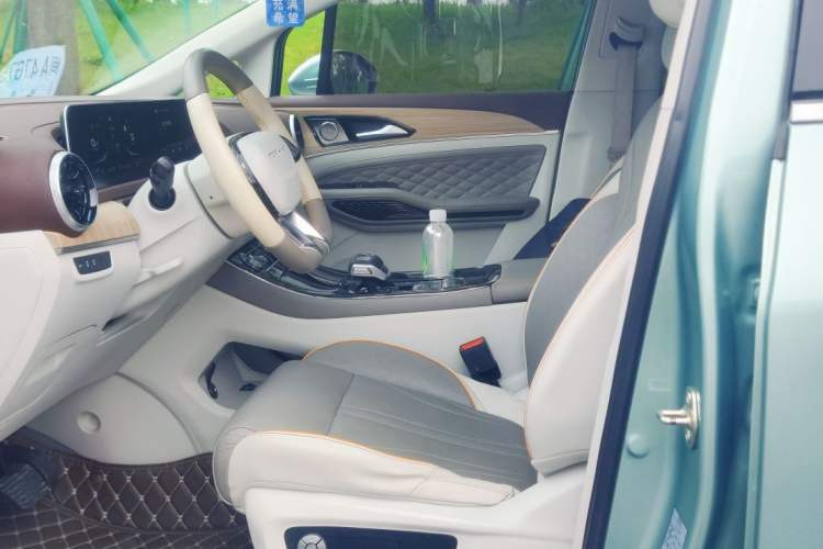 Used FORTHING Yacht 2022 1.5T DCT Lan Yue Edition Interior 2