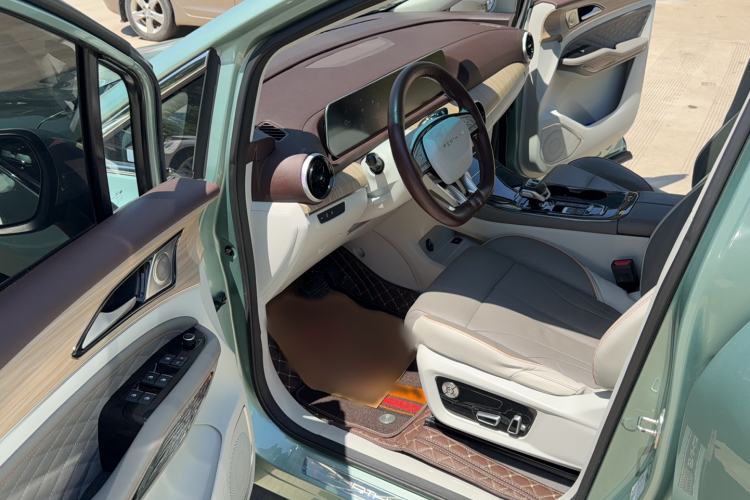 Used FORTHING Yacht 2022 1.5T DCT Lan Yue Edition Interior 2