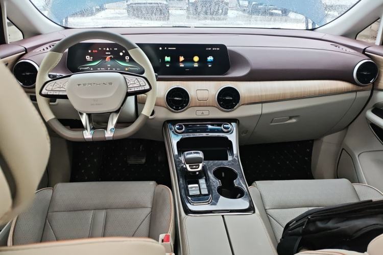 Used FORTHING Yacht 2022 1.5T DCT Chasing-the-Waves Edition Interior 2