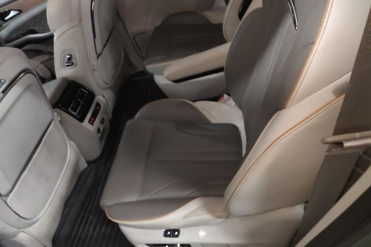 Used FORTHING Yacht 2022 1.5T DCT Chasing-the-Waves Edition Interior 4