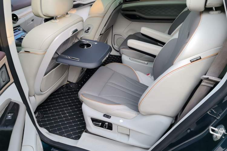 Used FORTHING Yacht 2022 1.5T DCT Chasing-the-Waves Edition Interior 4