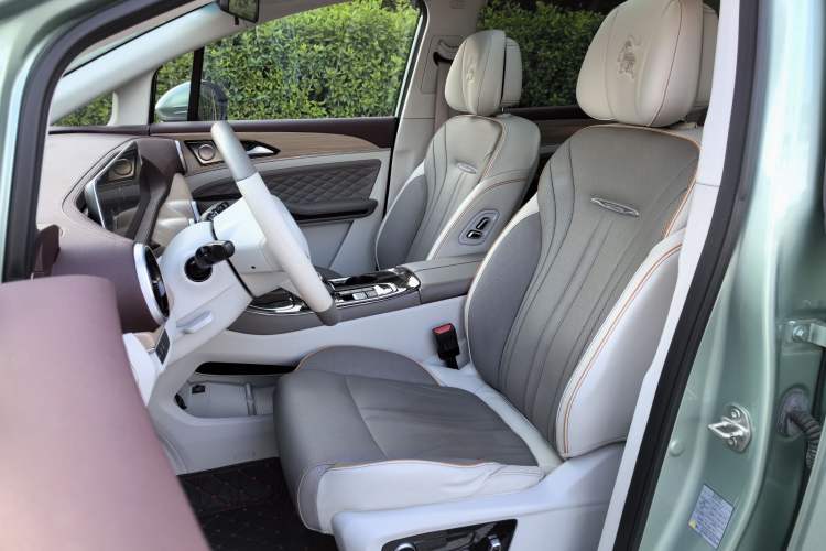 Used FORTHING Yacht 2022 1.5T DCT Chasing-the-Waves Edition Left Front Seat