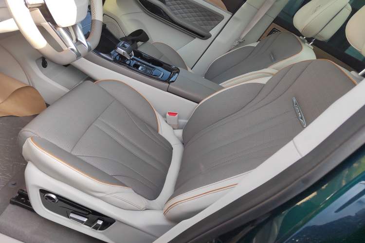 Used FORTHING Yacht 2022 1.5T DCT Chasing Wind Edition Left Front Seat