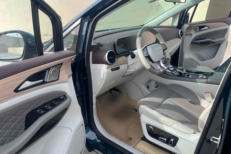 Used FORTHING Yacht 2022 1.5T DCT Chasing-the-Waves Edition Left Front Seat