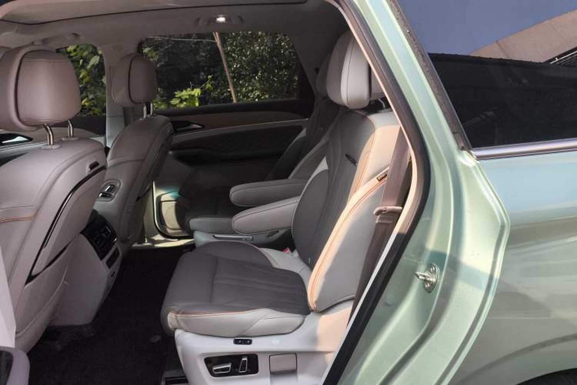 Used FORTHING Yacht 2022 1.5T DCT Chasing-the-Waves Edition Left Rear Seat