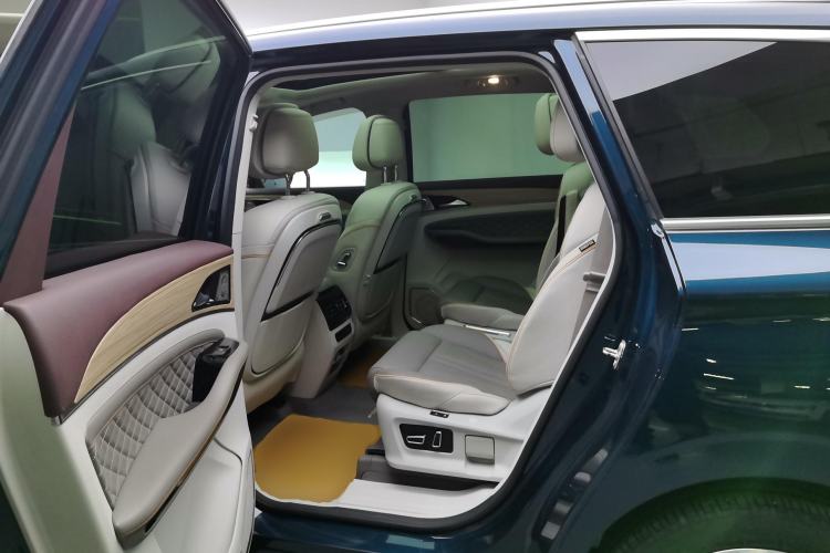 Used FORTHING Yacht 2022 1.5T DCT Chasing-the-Waves Edition Left Rear Seat