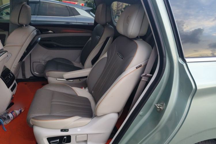 Used FORTHING Yacht 2022 1.5T DCT Chasing-the-Waves Edition Left Rear Seat
