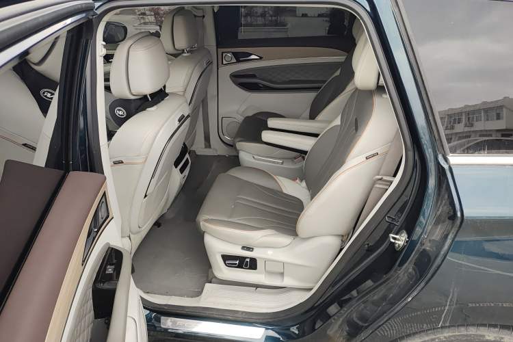 Used FORTHING Yacht 2022 1.5T DCT Chasing-the-Waves Edition Left Rear Seat
