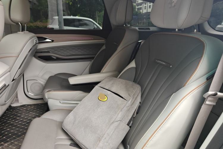 Used FORTHING Yacht 2022 1.5T DCT Chasing-the-Waves Edition Left Rear Seat