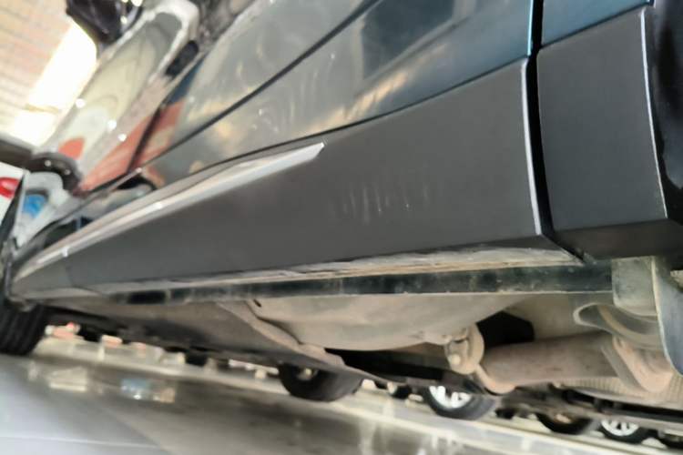 Used FORTHING Yacht 2022 1.5T DCT Chasing-the-Waves Edition Left Side Sill