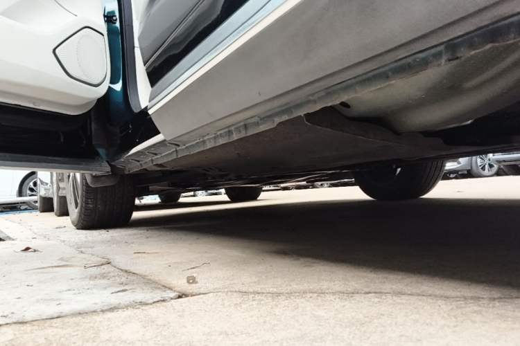 Used FORTHING Yacht 2022 1.5T DCT Chasing-the-Waves Edition Left Side Sill